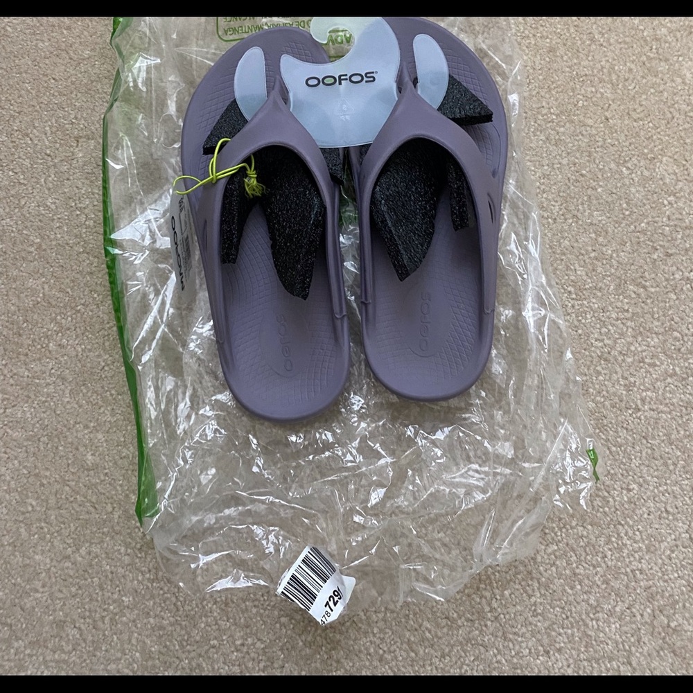 Size 7 OOFOs